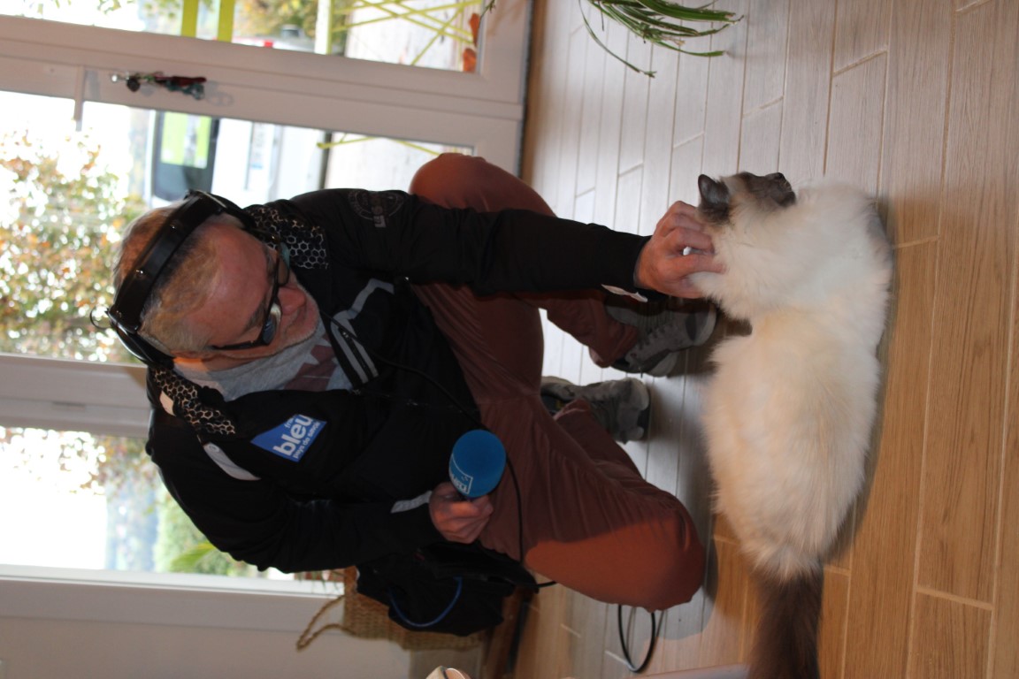 carousel/Alain Charlier de France Bleue en reportage Au Chavoyard